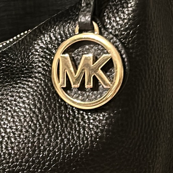 Michael Kors Lydia Large Black Hobo, EUC - Picture 3 of 12